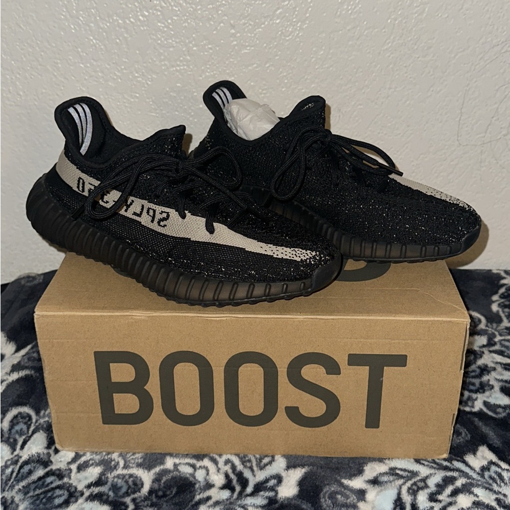 Yeezy 350 V2 Oreo 2022